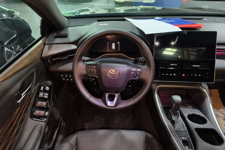 Used Toyota Avalon 2024 Dual-Motor 2.0L Premium Edition