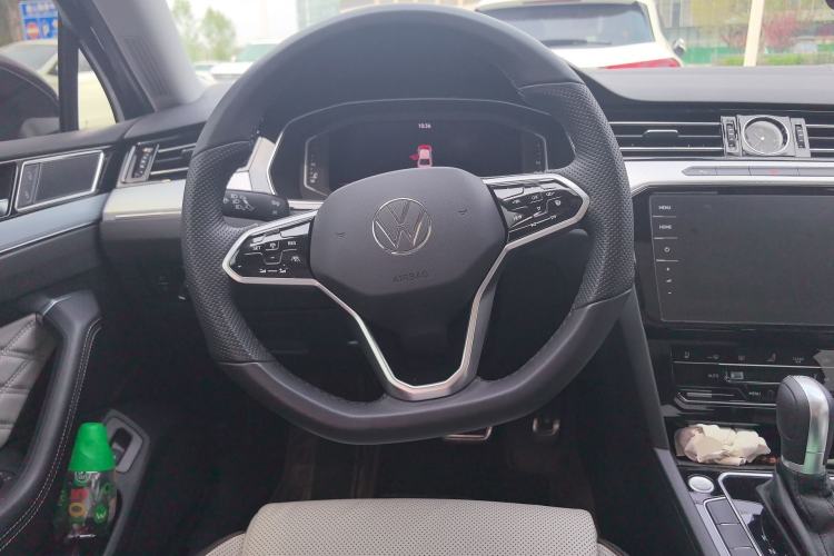 Used Volkswagen Magotan 2023 2 Million Units Commemorative Edition 330TSI DSG Luxury Version Steering Wheel
