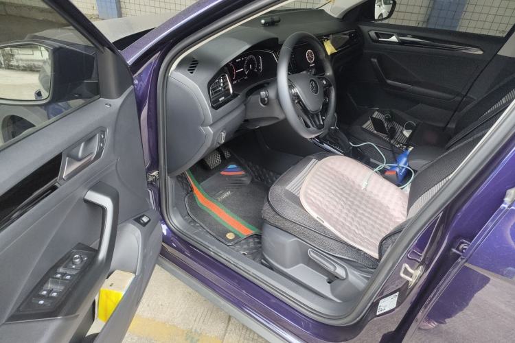 Used Volkswagen T-ROC 2021 280TSI DSG Two-Wheel Drive Comfort Connect Edition