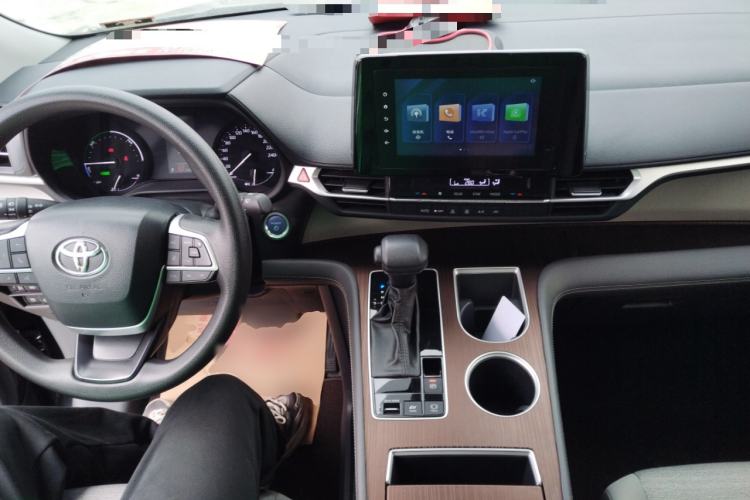 Used Toyota Sienna 2023 2.5L Hybrid Comfort Edition