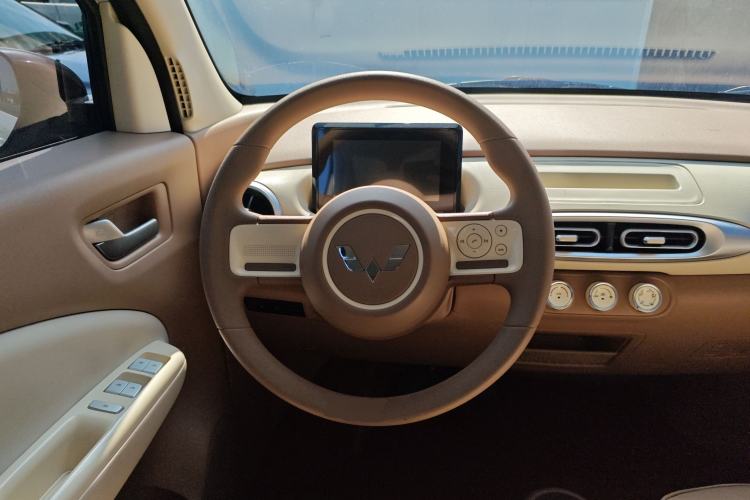 Used Wuling Hongguang MINIEV 2025 Four-Door Version Advanced Edition Steering Wheel