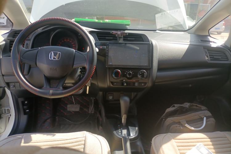 Used Honda Fit 2018 1.5L CVT Comfort Version Center Console