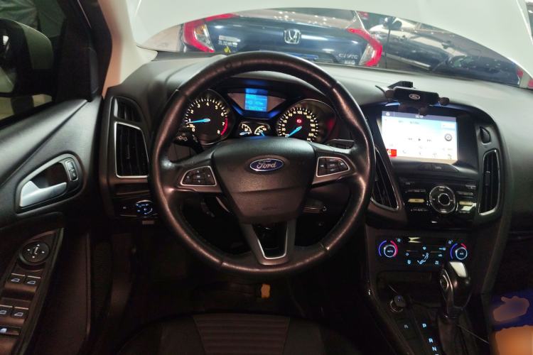 Used Ford Focus 2017 Hatchback EcoBoost 125 Automatic - Ultra-Powerful Style Edition with Smart Drive Features
