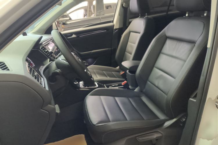 Used Volkswagen T-ROC 2019 280TSI DSG Two-Wheel Drive Comfort Version China VI Standard