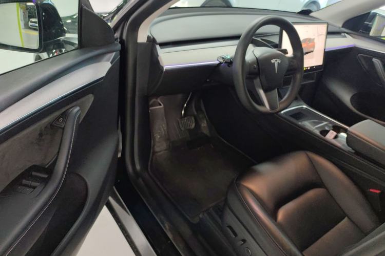 Used Tesla Model Y 2023 Rear-Wheel-Drive Version Driver Seat