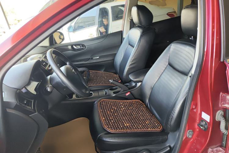 Used Nissan Tiida 2011 1.6L Manual Comfort Edition