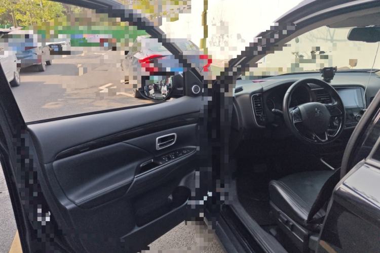 Used Mitsubishi Outlander 2018 2.0L Two-Wheel Drive Glory Edition 5 Seats
