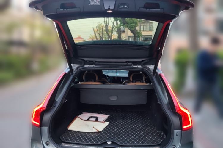 Used Volvo V90 2017 Cross Country T5 AWD Smart Range Edition