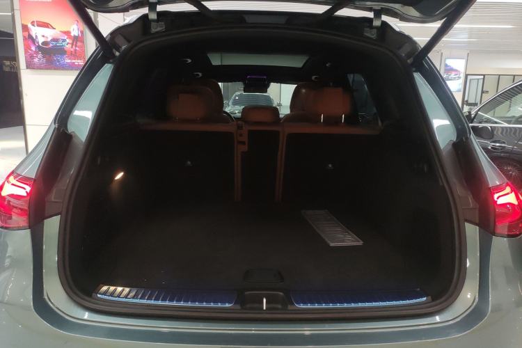 Used Mercedes-Benz GLC 2025 GLC 300 L 4MATIC Luxury Model 5 Seats