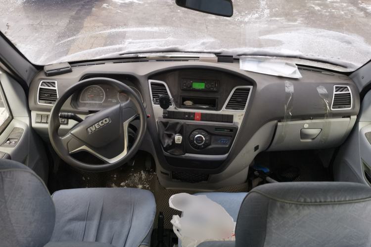 Used Iveco Power Daily 2017 2.5T Classic A32 Mid-Roof 6-7 Seater Bus 47Z5

