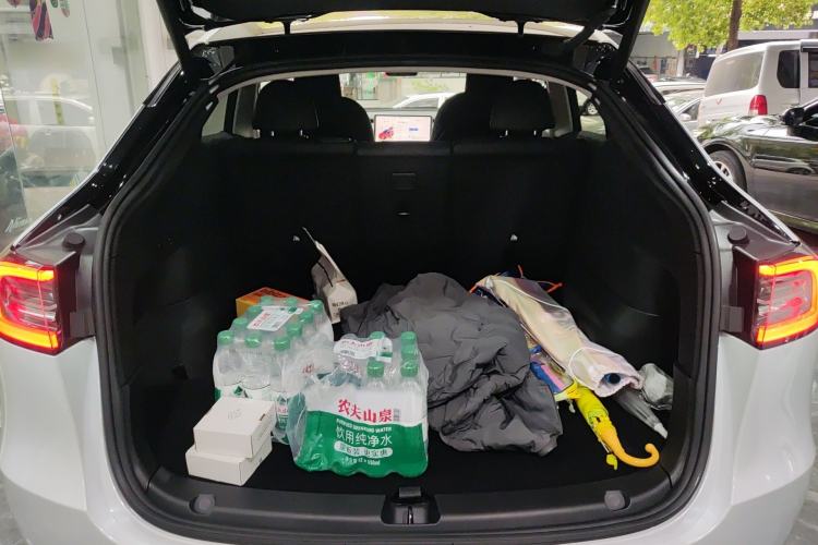 Used Tesla Model Y 2023 Rear-Wheel-Drive Version
