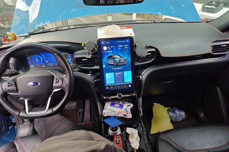 Used Ford Explorer 2020 EcoBoost 285 Four-Wheel Drive Sport Edition ST-LINE 7-Seater Center Console