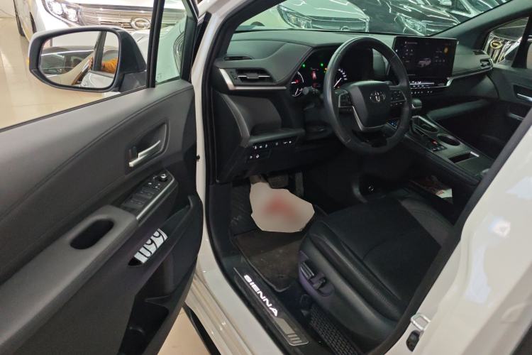 Used Toyota SIENNA 2024 2.5L Hybrid Four-Wheel Drive Prestige Edition