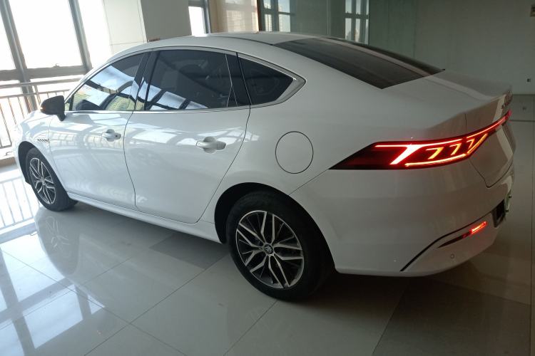 Used BYD Qin PLUS 2023 Champion Edition DM-i 120KM Excellence Model
