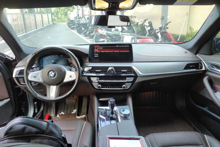 Used BMW 5 Series 2022 Second Facelift 530Li Leading Edition M Sport Package Center Console