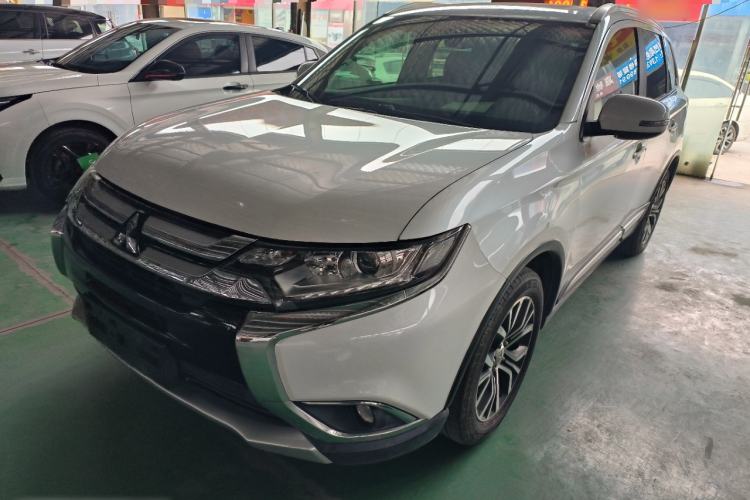 Used Mitsubishi Outlander 2018 2.0L Two-Wheel Drive Glory Edition 5 Seats