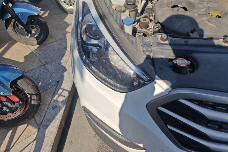 Used Hyundai ix35 2013 2.0L Automatic Two-Wheel Drive Smart GLS China IV Standard Exterior 6