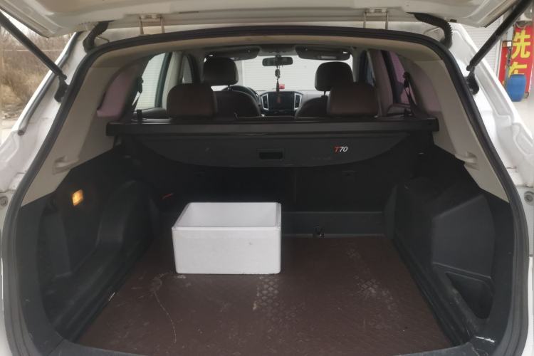 Used Venucia T70X 2015 2.0L CVT Smart Enjoyment Sport Edition