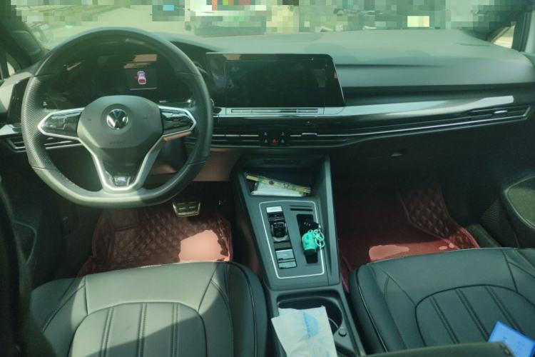 Used Volkswagen Golf 2023 Facelift 280TSI DSG R-Line Lite Center Console