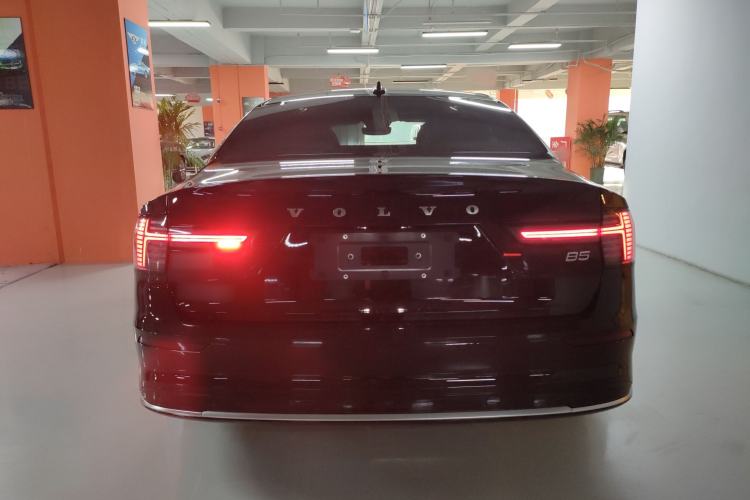 Used Volvo S90 2026 B5 Zhiyuan Luxury Edition