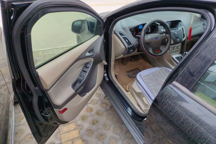 Used Ford Focus 2012 Sedan 1.6L Manual Comfort Model