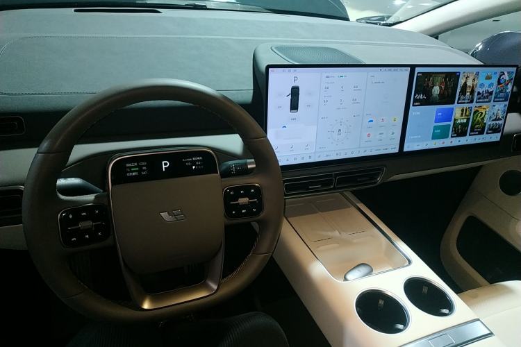 Used Li Auto MEGA 2024 Ultra Model
