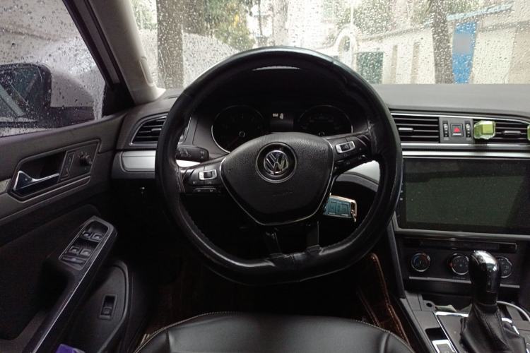 Used Volkswagen Lamando 2017 230TSI DSG Fashion Edition
