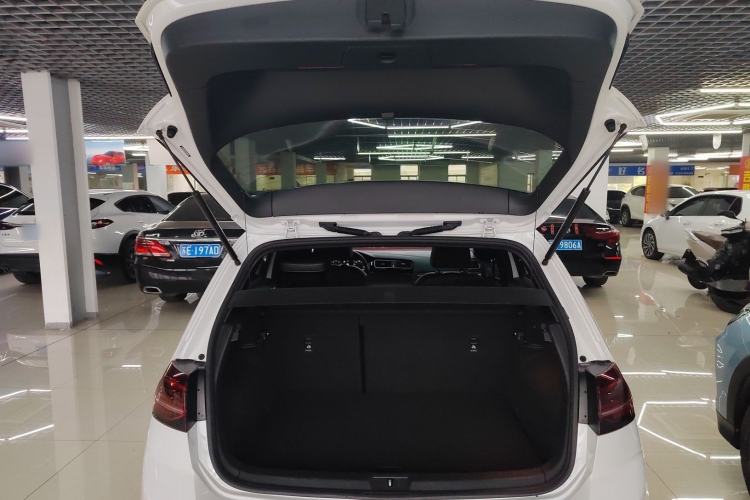 Used Volkswagen Golf 2020 Charming Edition 280TSI DSG R-Line
