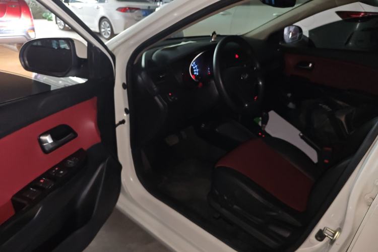 Used Kia K2 2015 Hatchback 1.4L AT GLS Cool Edition