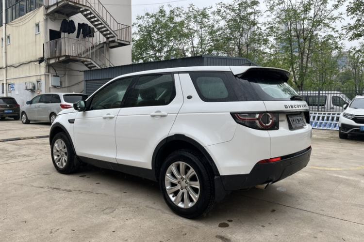 Used Land Rover Discovery Sport 2018 240 PS PURE Edition Exterior 8