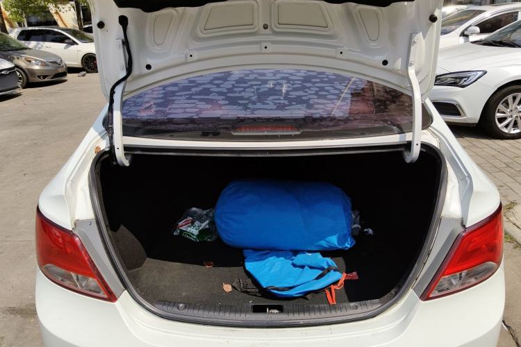 Used Hyundai Verna (older generation) 2014 1.4L Automatic Leading-Edge GLX