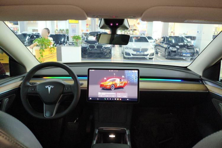 Used Tesla Model Y 2022 Long-Range All-Wheel-Drive Version