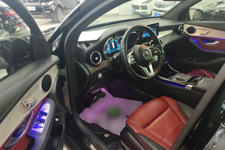 Used Mercedes-Benz GLC Coupe 2022 Refreshed GLC 260 4MATIC Coupe SUV Driver Seat