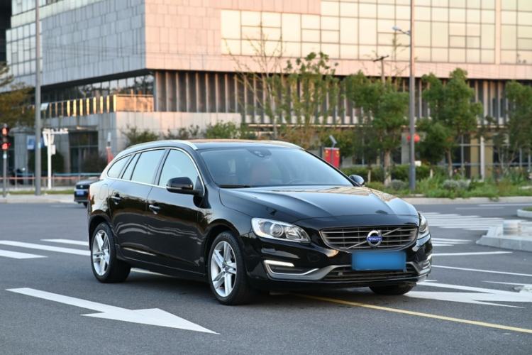 Used Volvo V60 2014 Restyled T5 Zhiya Edition
