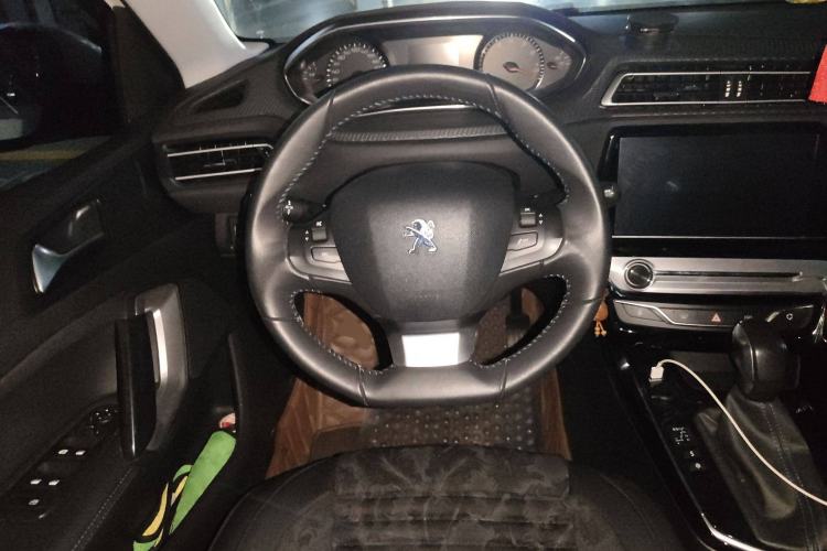 Used Peugeot 308 2016 1.6L Automatic Luxury Edition Steering Wheel