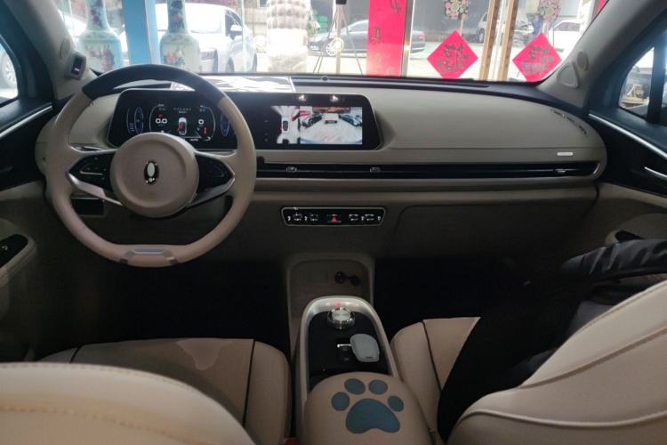 Used ORA Good Cat 2021 400km Standard Range Venus Edition Lithium-Ion Battery Center Console