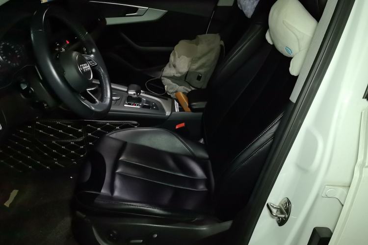 Used Audi A4L 2019 40 TFSI Ambition China VI
