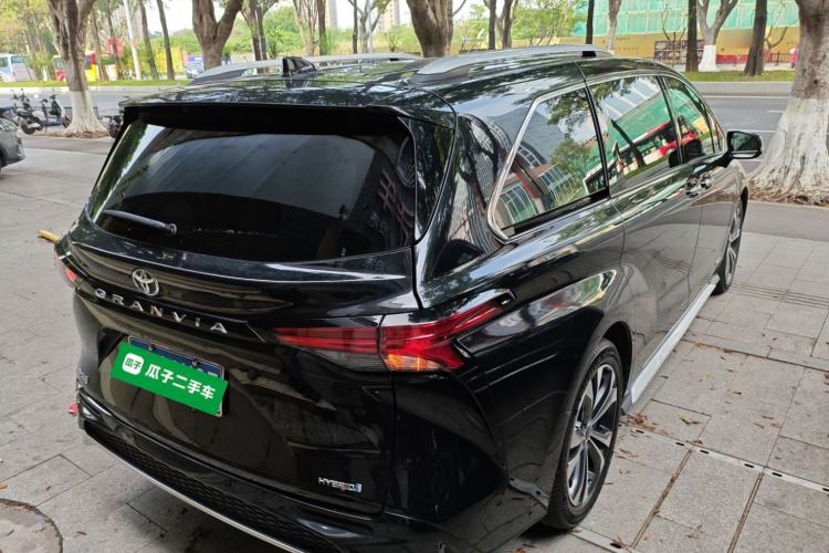 Used Toyota Granvia 2023 2.5L Hybrid Prestige VIP Edition
