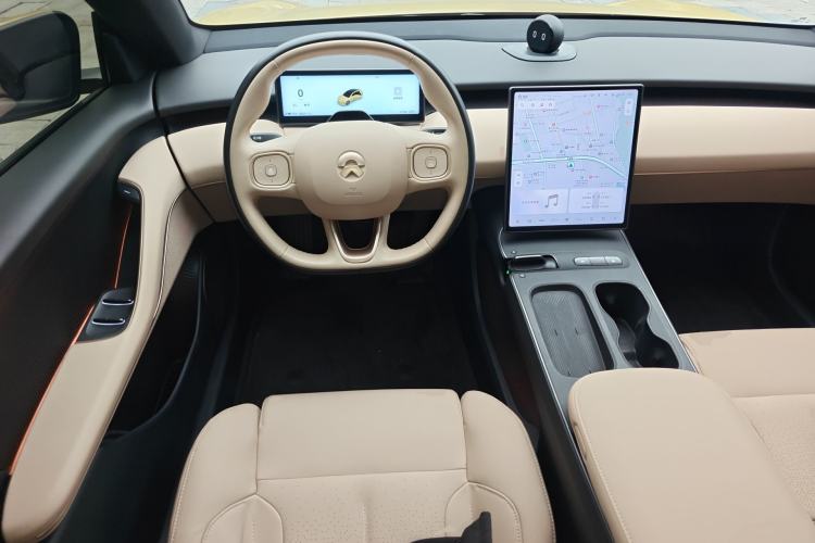 Used Nio ET5 2022 75 kWh Steering Wheel