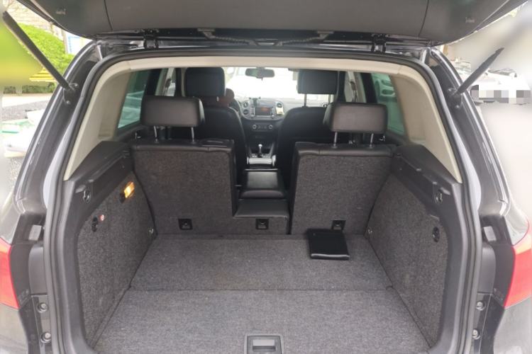 Used Volkswagen Tiguan 2012 2.0 TSI Comfort Edition Trunk