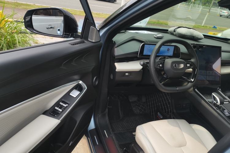 Used Geely Auto Emgrand X7 Sport 2023 Boyue COOL 1.5TD ZhiZun Edition