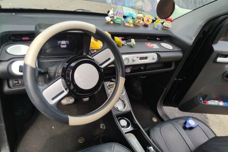 Used Wuling Hongguang MINIEV 2022 GAMEBOY 300km Enthusiast Model with Lithium Iron Phosphate Center Console