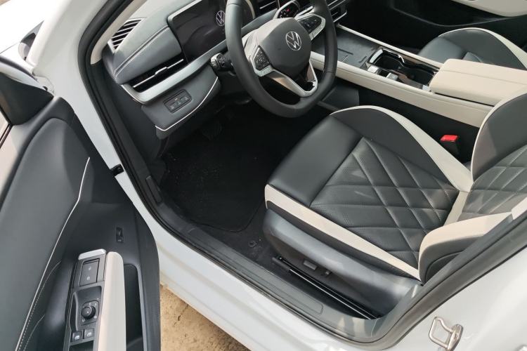 Used Volkswagen Sagitar 2026 Model L 300TSI DSG Luxury Version
