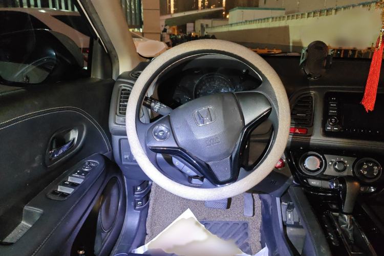 Used Honda Vezel 2016 1.8L CVT Front-Wheel Drive Pioneer Edition
