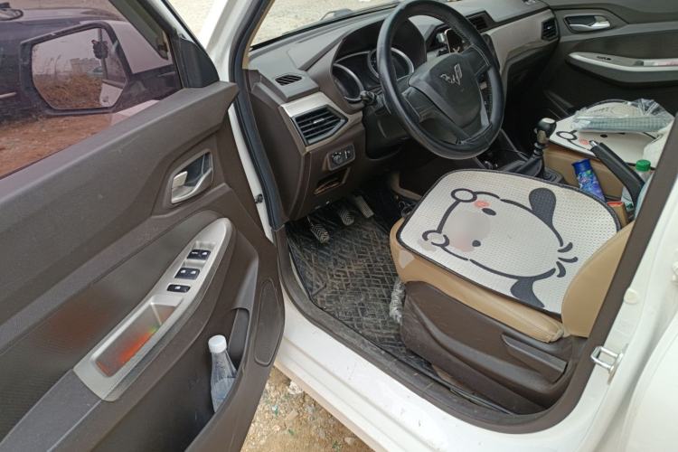 Used Wuling Hongguang 2019 1.5L S Comfort Edition China VI LAR