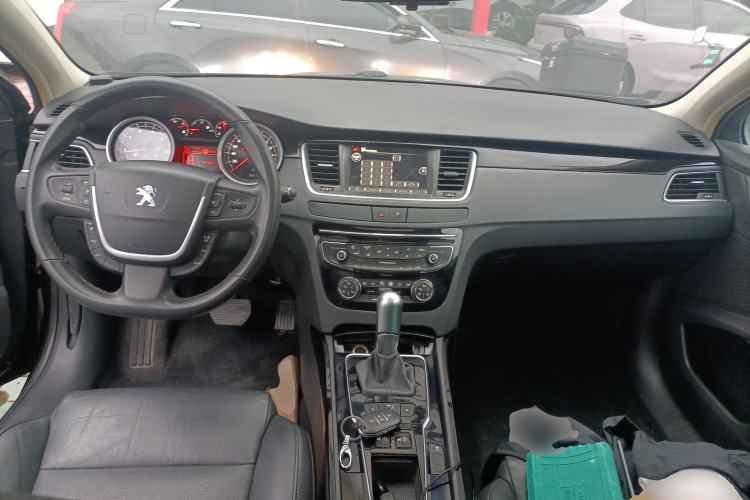 Used Peugeot 508 2015 1.6THP Automatic Prestige Edition Center Console