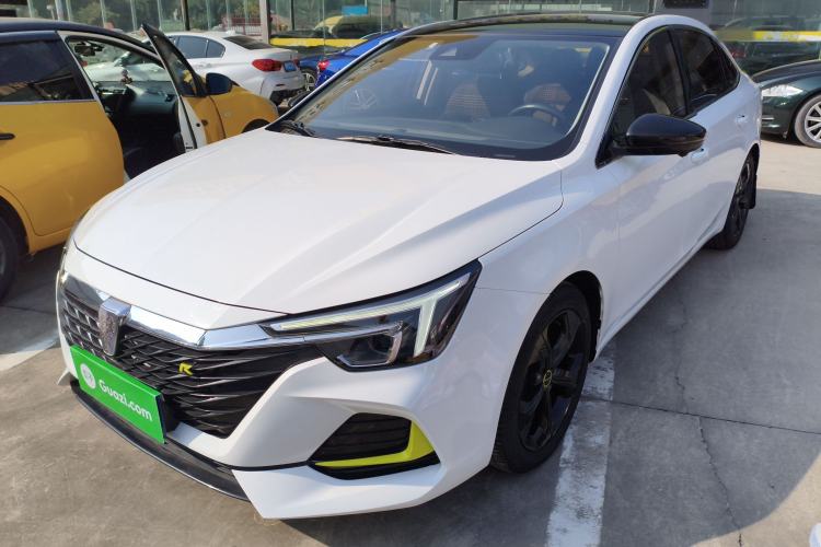 Used Roewe i6 MAX 2020 300TGI Automatic Supreme Edition with Cool Sunroof and Advanced Driving Features