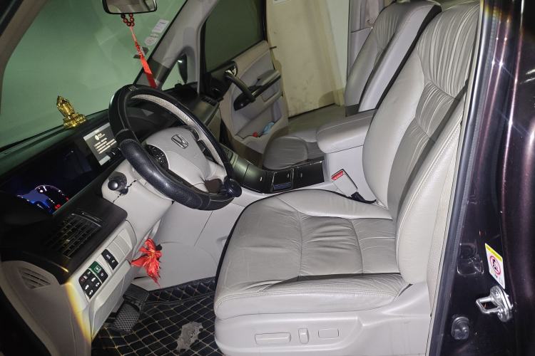 Used Honda Elysion 2015 2.4L VTi-S Prestige Edition Left Front Seat