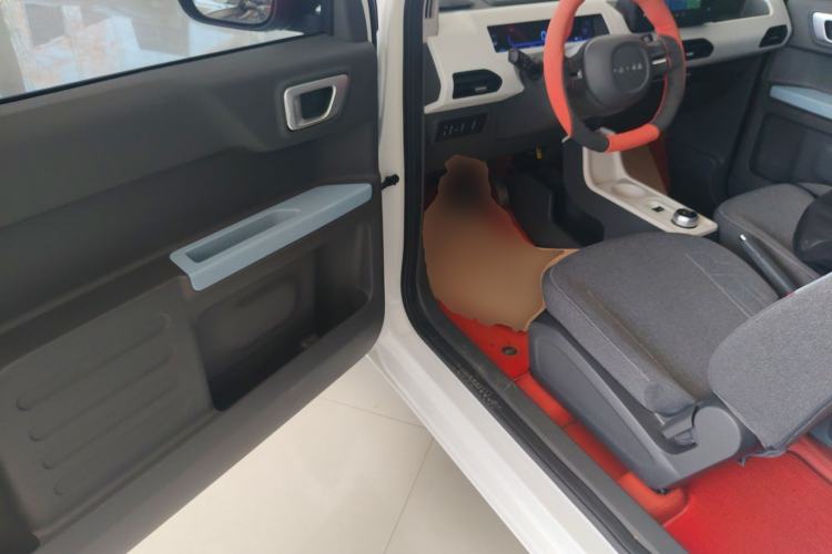 Used Geely Galaxy Panda 2024 Panda Mini 200km Endurance Bear Driver Seat