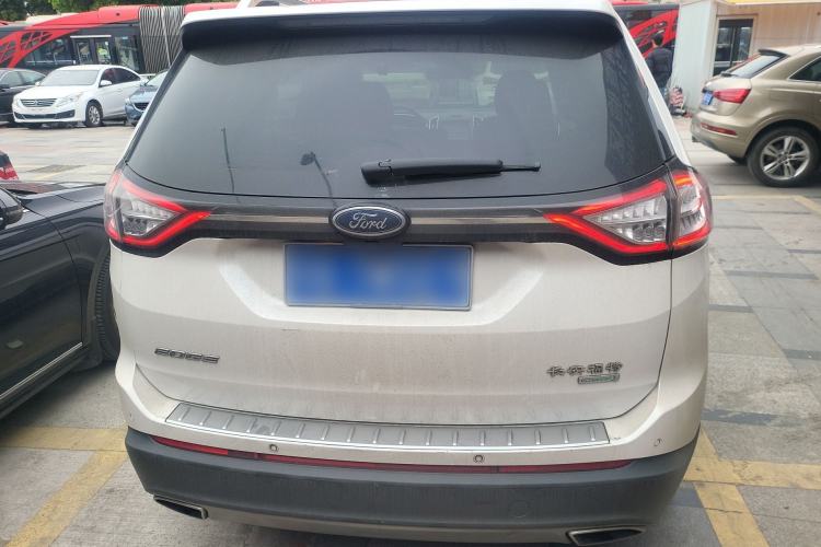 Used Ford Edge 2015 2.0T GTDi Two-Wheel-Drive High-Line Version
